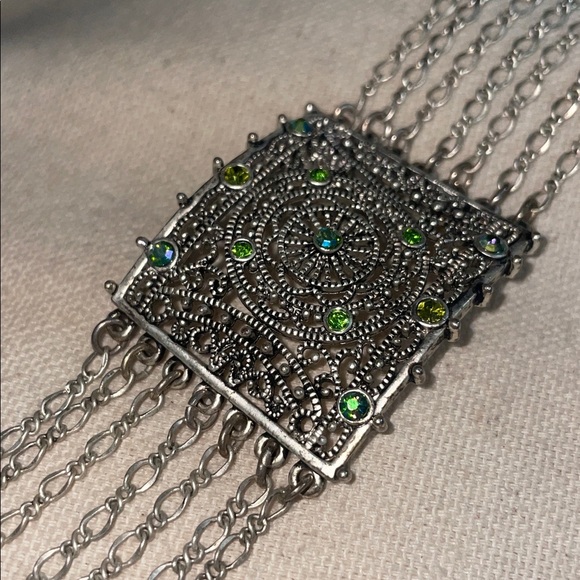 Vintage Victorian style Elegant Silver-tone and Green Bracelet - Picture 2 of 6